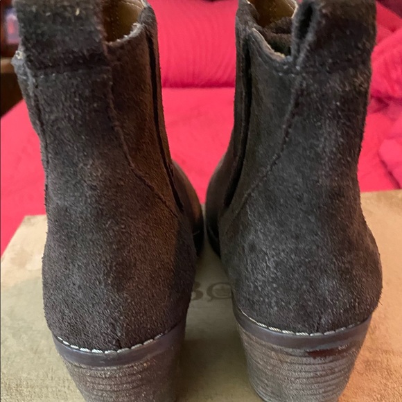 Brown Suede 2 1/2 heel boot. - Picture 4 of 5